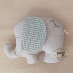 Elefante con nombre bordado