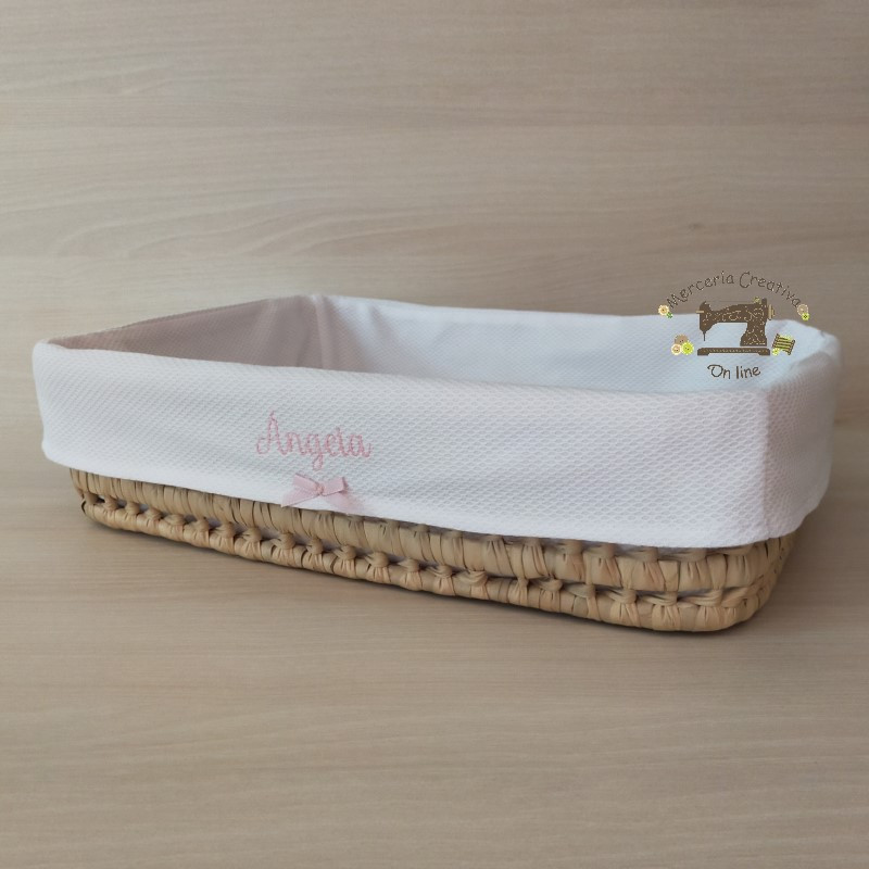 Cesta de palma forrada