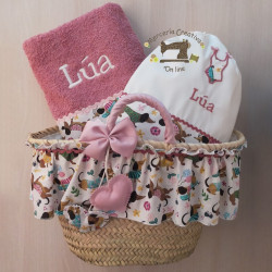 Conjunto capazo y toalla niña