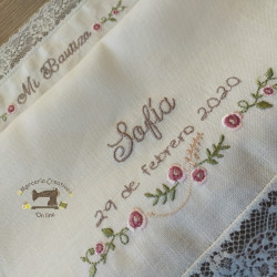 Pañuelo de bautizo bordado